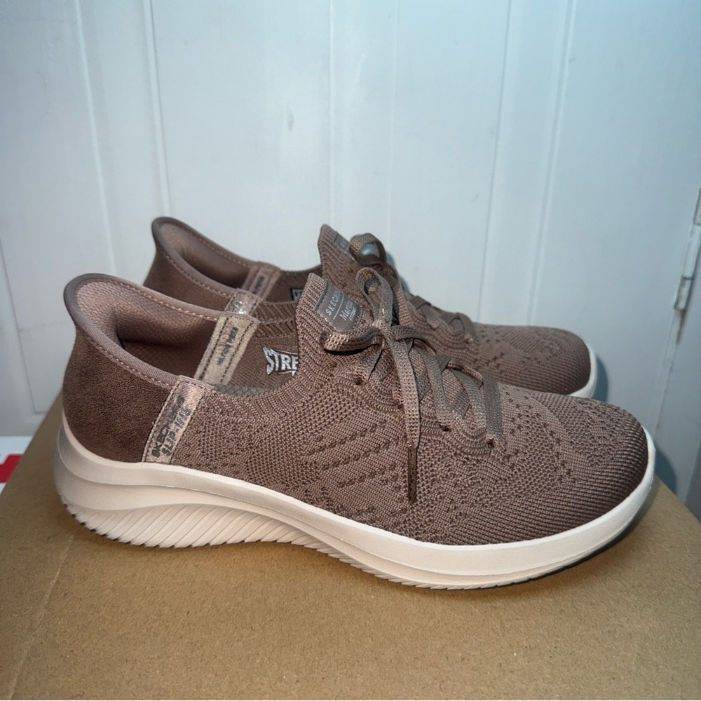 Skechers Martha Stewart 158911 Slip-Ins Ultra Flex  3.0 Sneaker Mocha sz 6